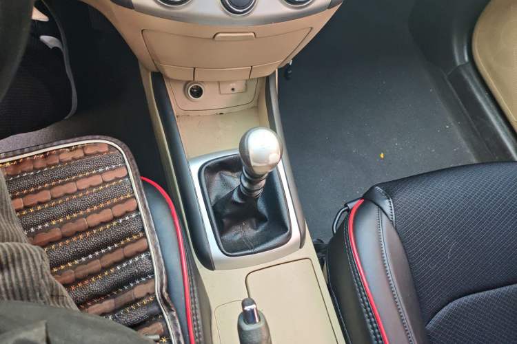 Used Hyundai Celesta 2010 1.6L MT GLS Gear Lever