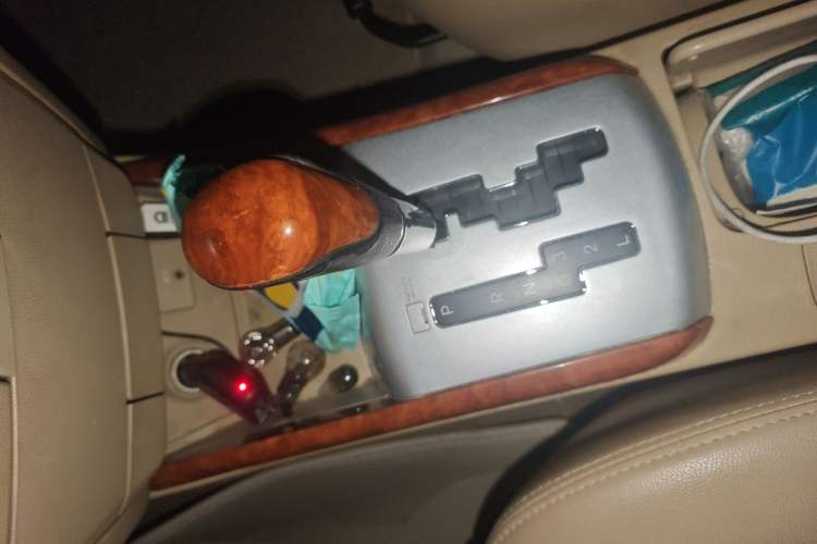 Used Hyundai Celesta 2010 1.6L AT GLS Gear Lever