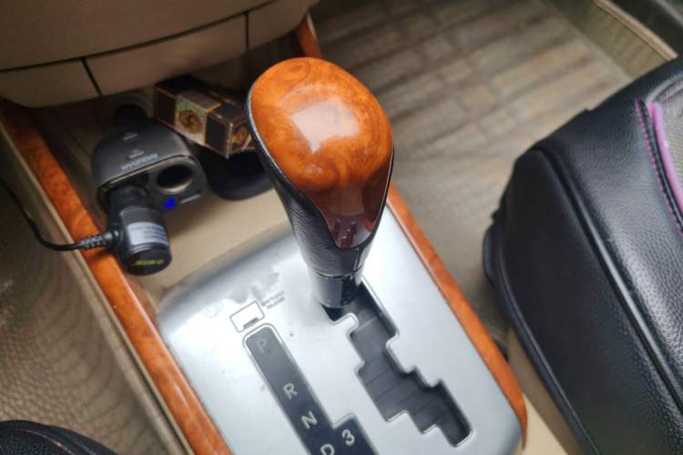 Used Hyundai Celesta 2010 1.6L AT GLS Gear Lever