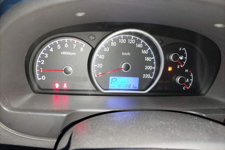Used Hyundai Celesta 2010 1.6L AT GLS Instrument Cluster