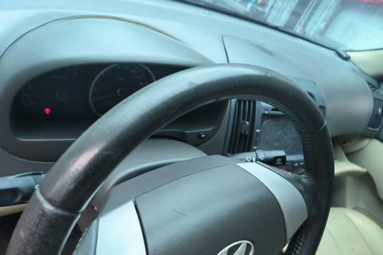 Used Hyundai Celesta 2010 1.6L AT GL Instrument Cluster