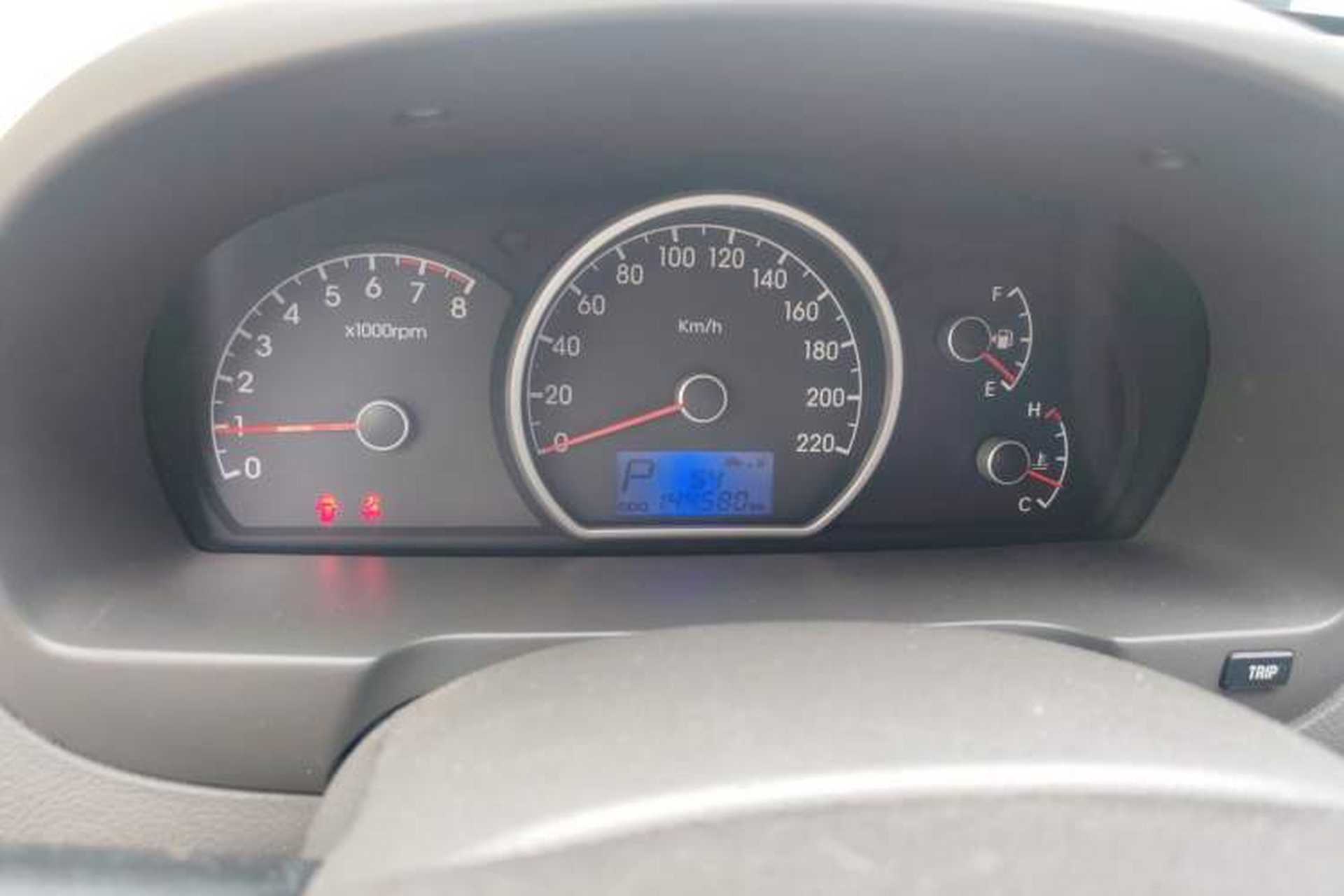 Used Hyundai Celesta 2010 1.6L AT GLS Instrument Cluster