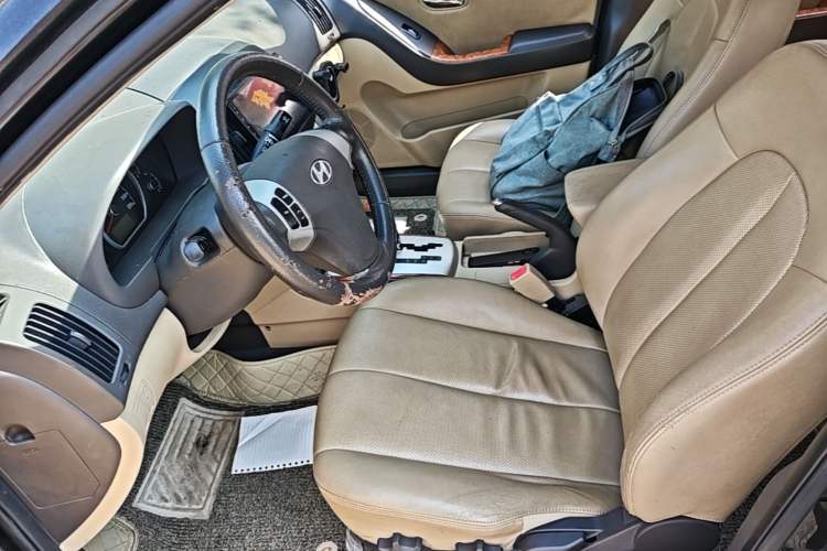 Used Hyundai Celesta 2010 1.6L AT GLS Left Front Seat