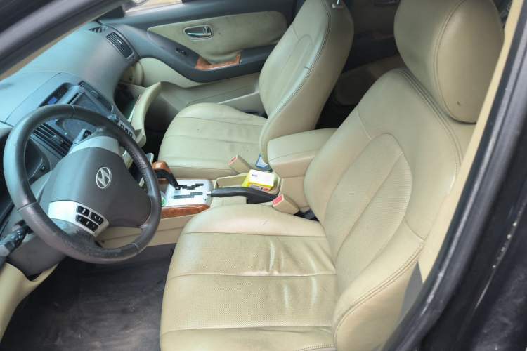 Used Hyundai Celesta 2010 1.6L AT GL Left Front Seat