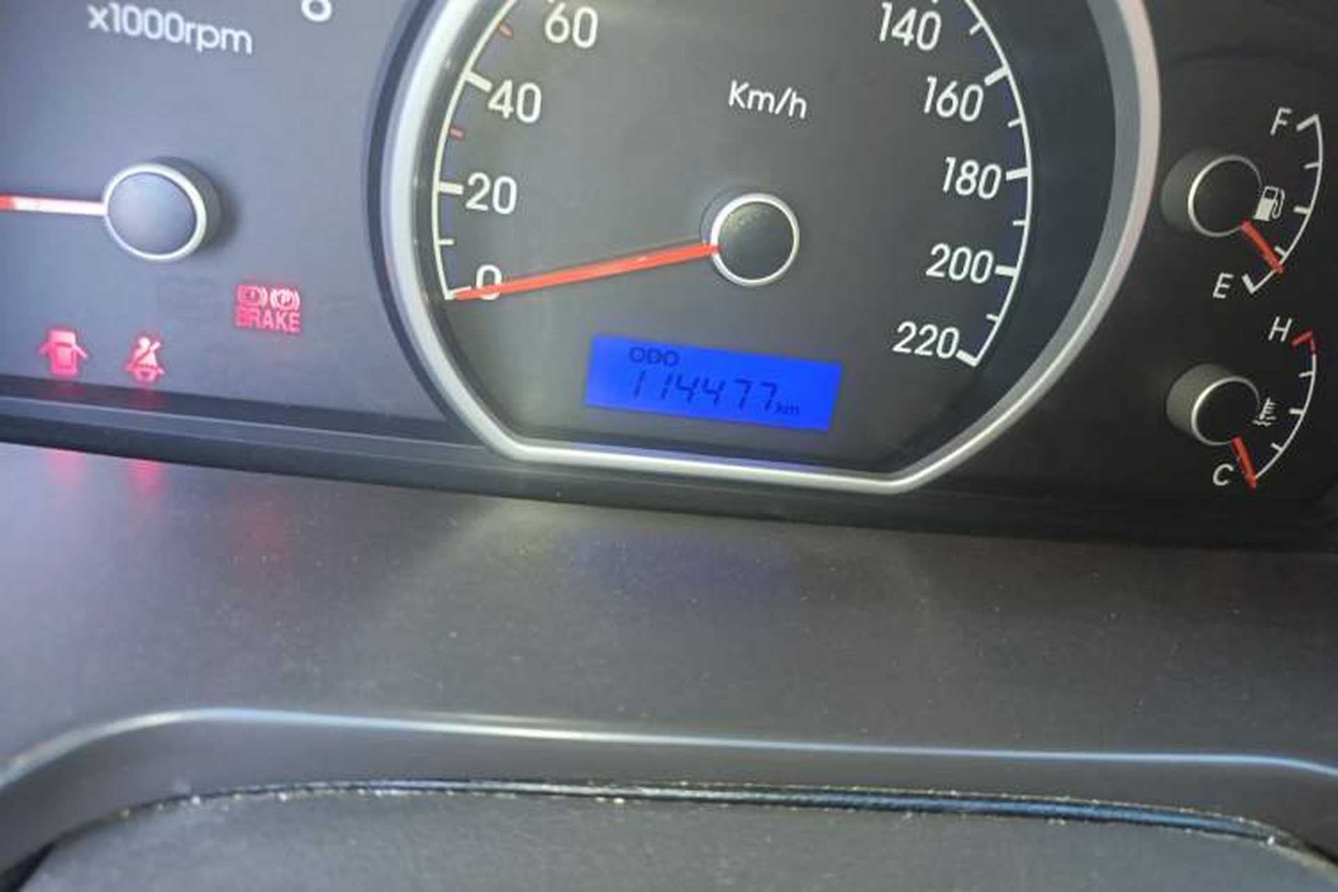 Used Hyundai Celesta 2010 1.6L MT GL Odometer Close Up