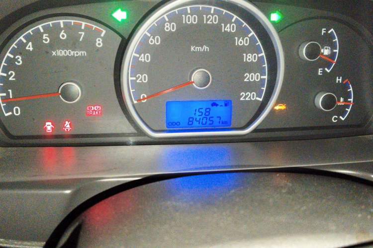Used Hyundai Celesta 2010 1.6L MT GLS Odometer Close Up