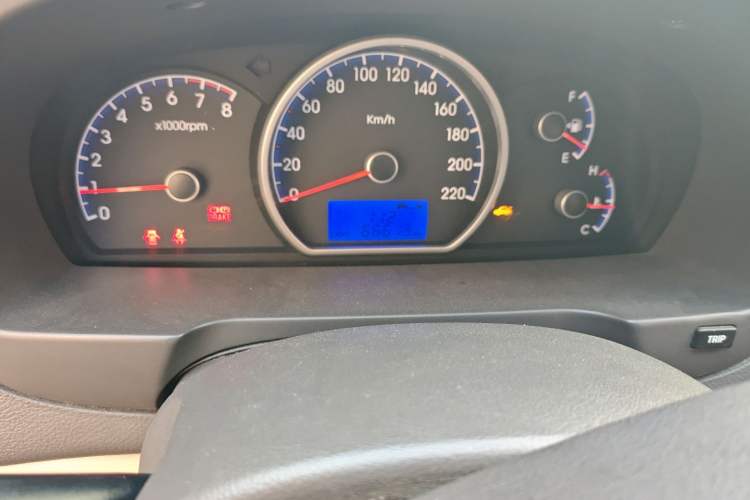 Used Hyundai Celesta 2010 1.6L MT GLS Odometer Close Up