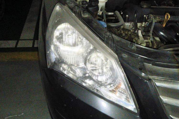Used Hyundai Celesta 2010 1.6L MT GLS Right Front Headlight
