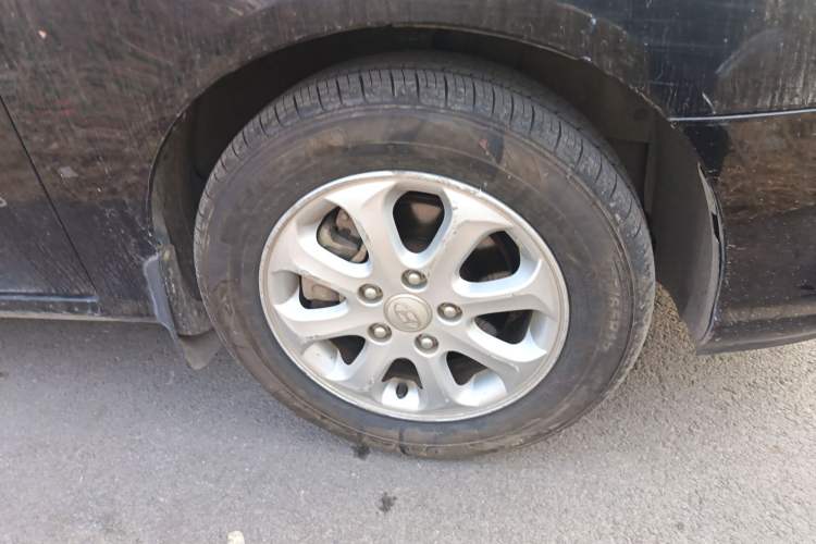 Used Hyundai Celesta 2010 1.6L MT GL Right Front Wheel Hub