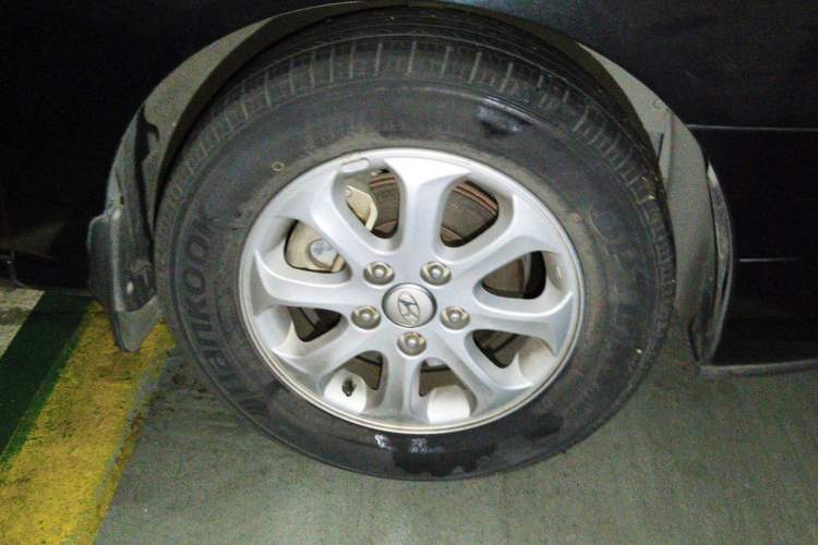 Used Hyundai Celesta 2010 1.6L MT GLS Right Front Wheel Hub