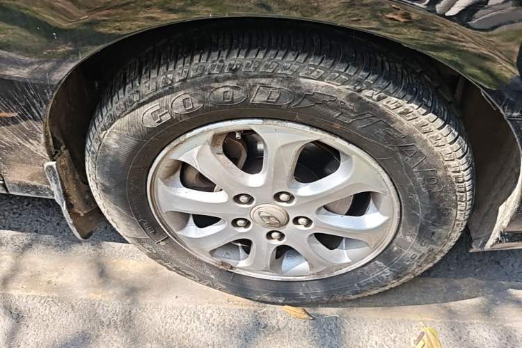 Used Hyundai Celesta 2010 1.6L AT GLS Right Front Wheel Hub