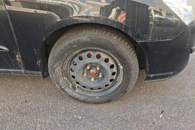 Used Hyundai Celesta 2010 1.6L MT GLS Right Front Wheel Hub