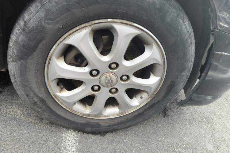 Used Hyundai Celesta 2010 1.6L AT GL Right Front Wheel Hub