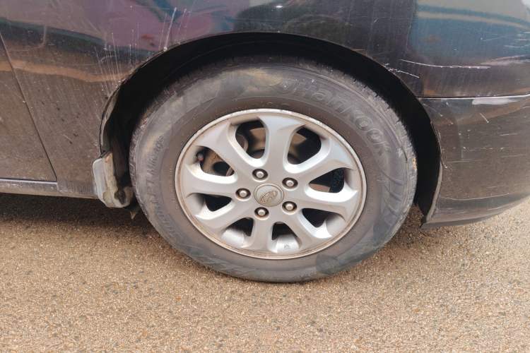 Used Hyundai Celesta 2010 1.6L AT GLS Right Front Wheel Hub