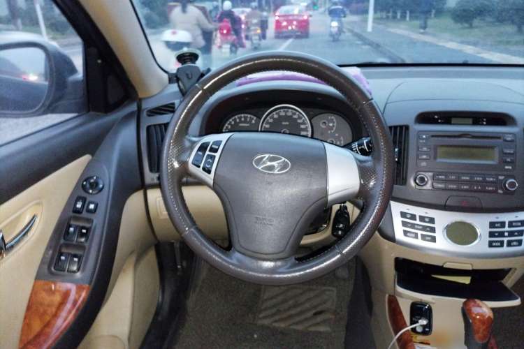 Used Hyundai Celesta 2010 1.6L AT GLS Steering Wheel