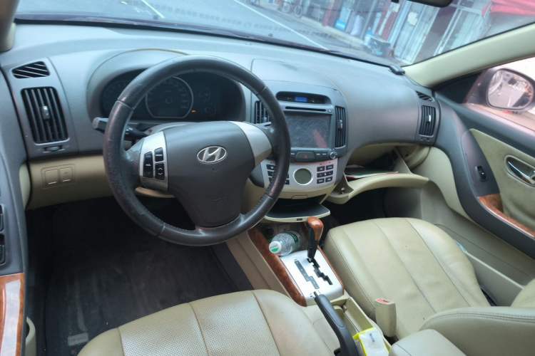 Used Hyundai Celesta 2010 1.6L AT GL Steering Wheel