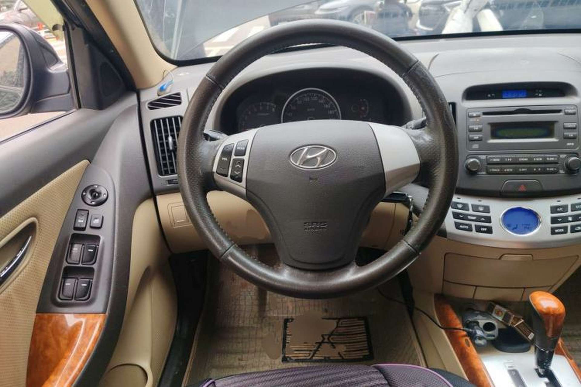 Used Hyundai Celesta 2010 1.6L AT GLS Steering Wheel