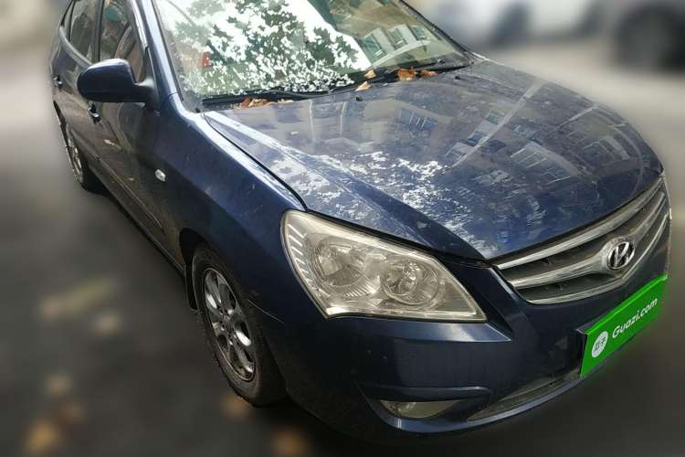 Used Hyundai Celesta 2010 1.6L AT GL Front Right 45 Deg