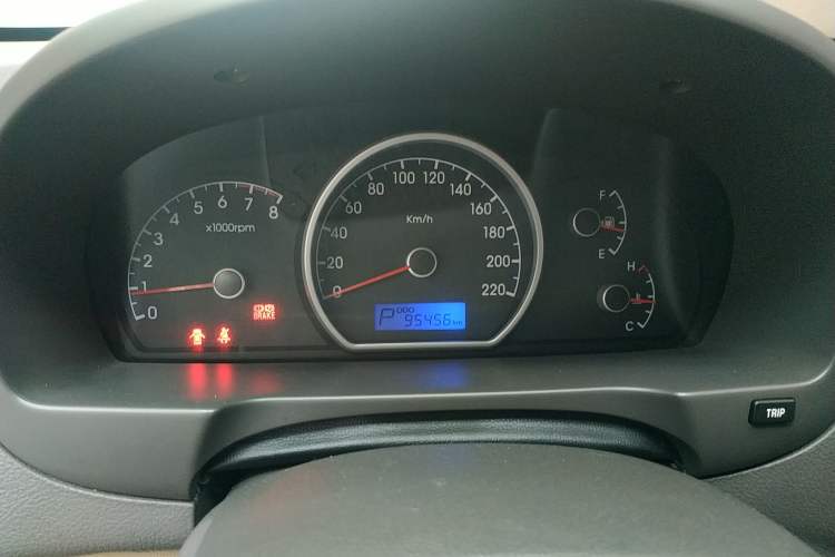 Used Hyundai Celesta 2010 1.6L AT GL Instrument Cluster