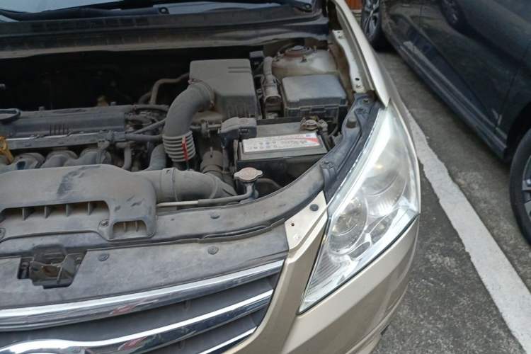 Used Hyundai Celesta 2010 1.6L AT GLS Engine Bay Left