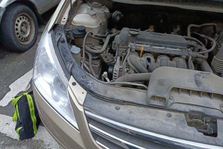 Used Hyundai Celesta 2010 1.6L AT GLS Engine Bay Right