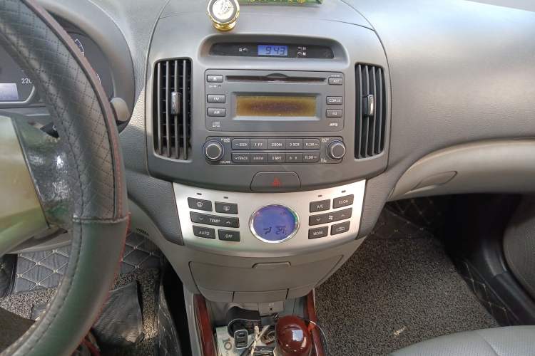 Used Hyundai Celesta 2010 1.6L AT GLS Audio And AC Panel
