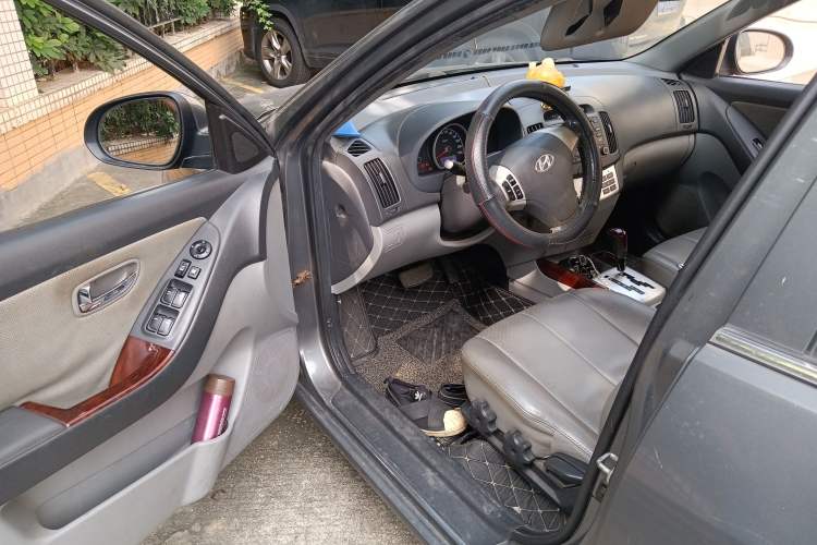 Used Hyundai Celesta 2010 1.6L AT GLS Driver Seat