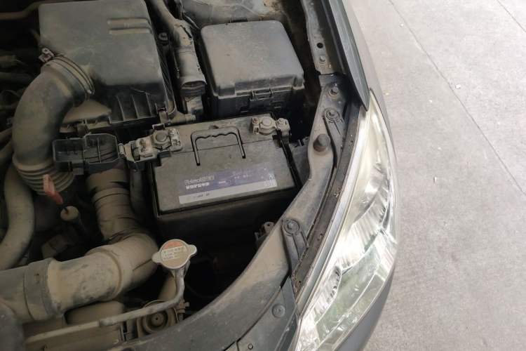 Used Hyundai Celesta 2010 1.6L AT GLS Engine Bay Left