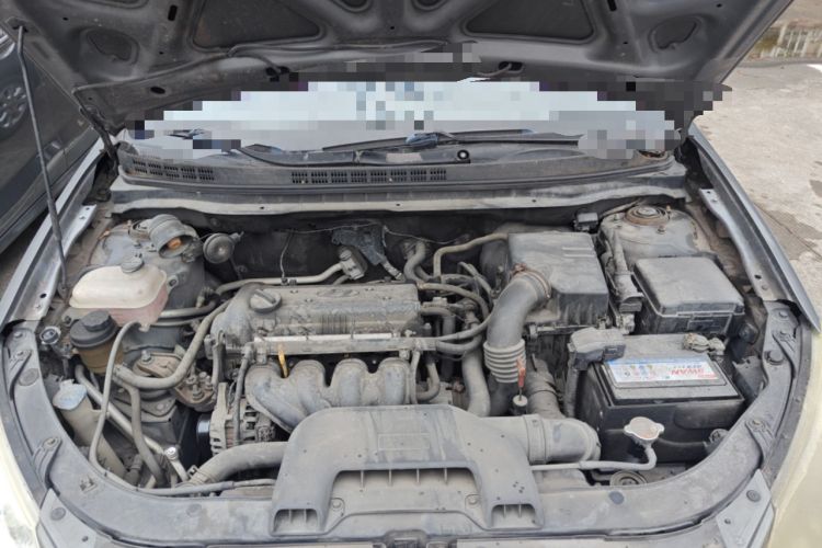 Used Hyundai Celesta 2010 1.6L AT GL Engine Bay
