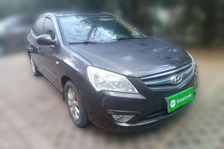Used Hyundai Celesta 2010 1.6L AT GL Front Right 45 Deg