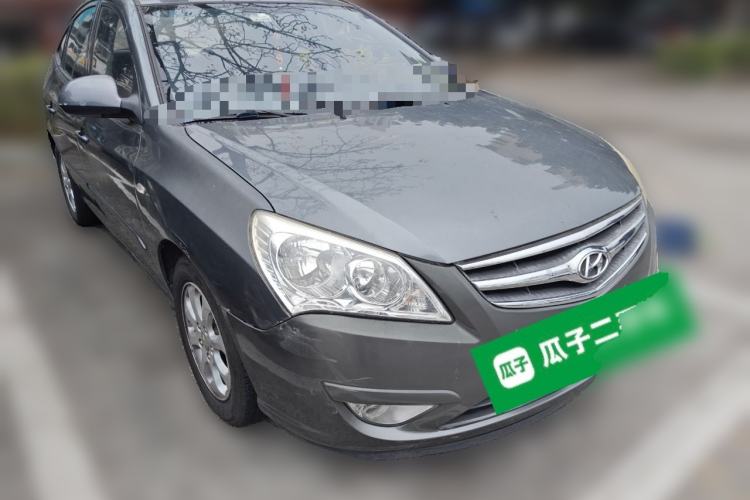 Used Hyundai Celesta 2010 1.6L AT GL Front Right 45 Deg