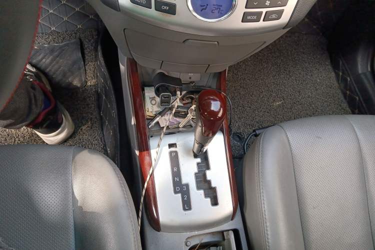 Used Hyundai Celesta 2010 1.6L AT GLS Gear Lever
