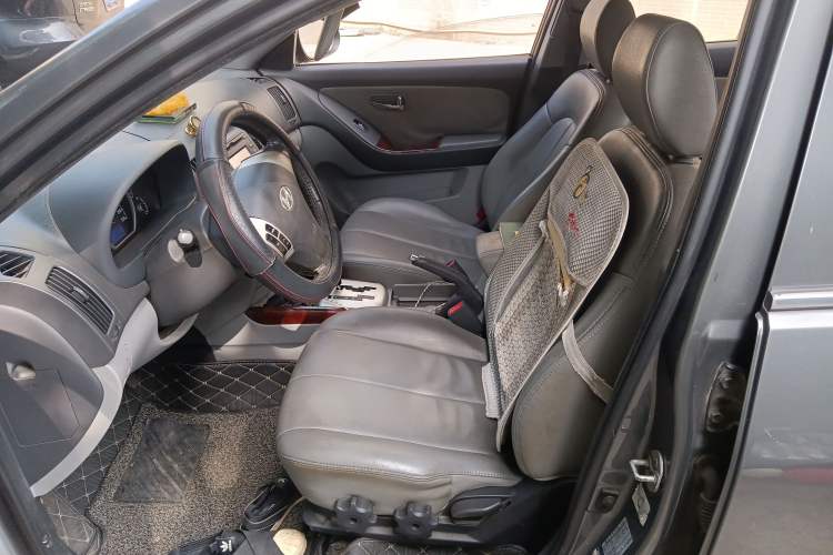 Used Hyundai Celesta 2010 1.6L AT GLS Left Front Seat