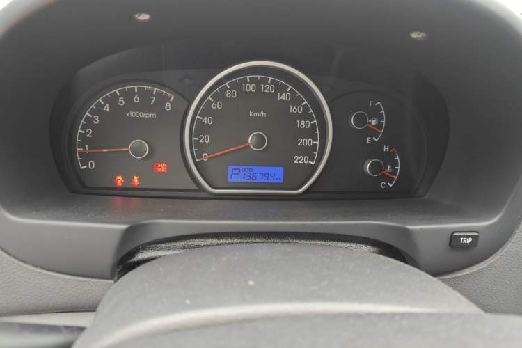 Used Hyundai Celesta 2010 1.6L AT GL Odometer Close Up
