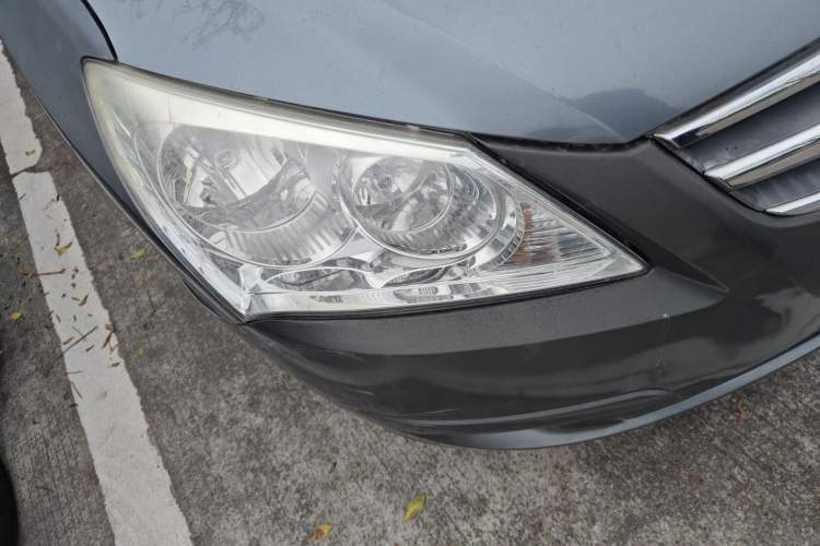 Used Hyundai Celesta 2010 1.6L AT GL Right Front Headlight