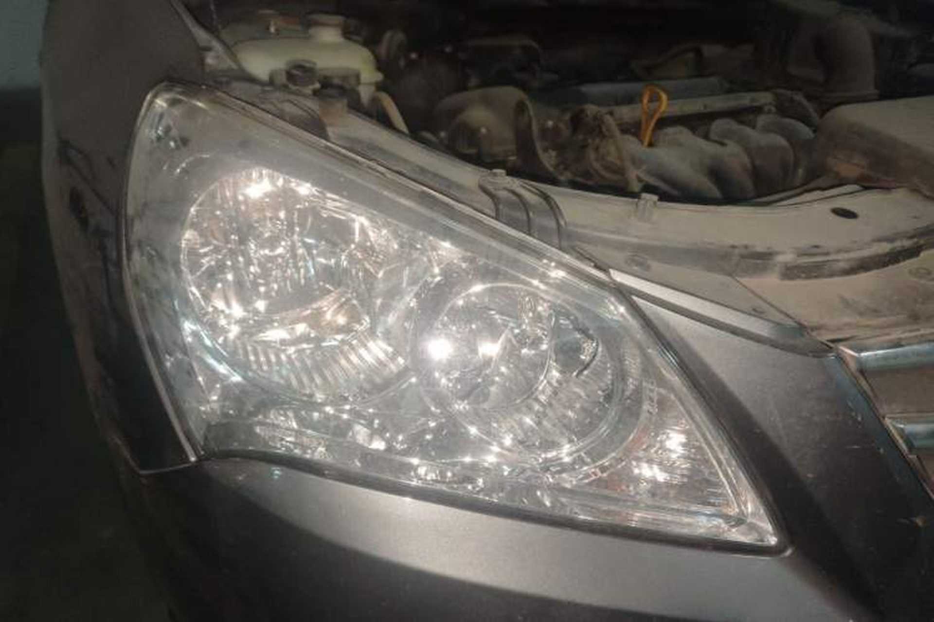 Used Hyundai Celesta 2010 1.6L MT GL Right Front Headlight