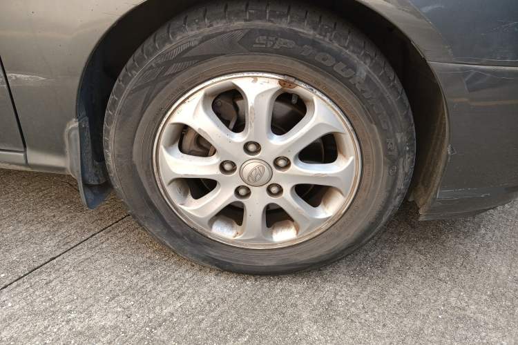 Used Hyundai Celesta 2010 1.6L AT GLS Right Front Wheel Hub