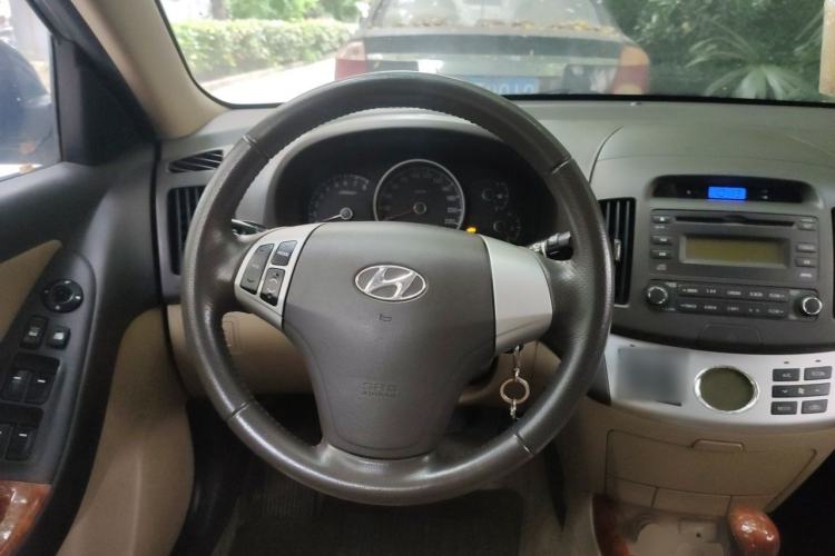 Used Hyundai Celesta 2010 1.6L AT GLS Steering Wheel
