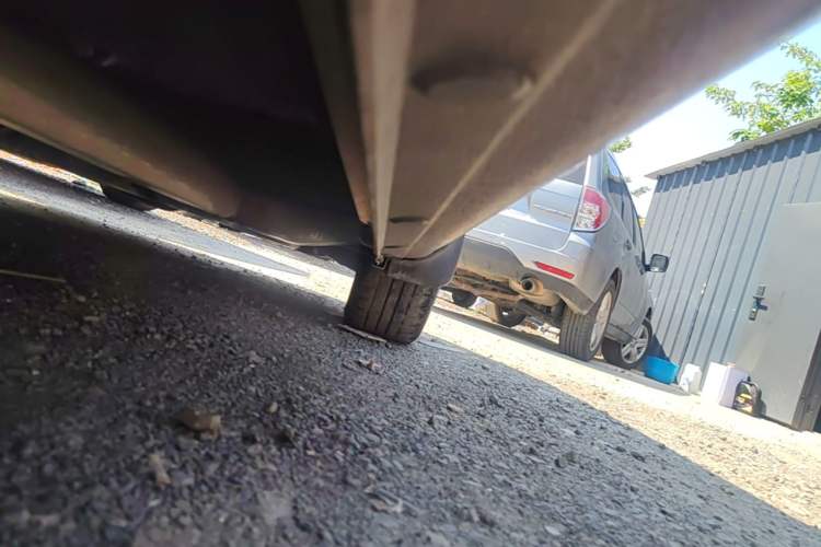 Used Hyundai Celesta 2010 1.6L AT GL Chassis Front Right