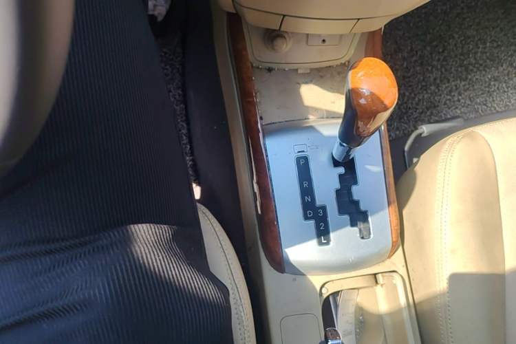 Used Hyundai Celesta 2010 1.6L AT GL Gear Lever