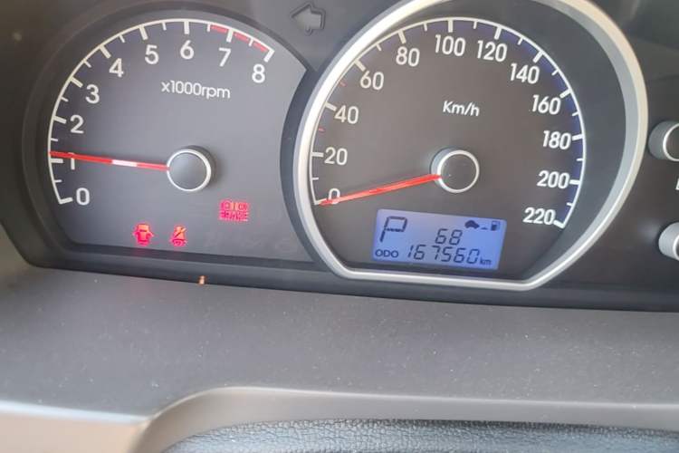 Used Hyundai Celesta 2010 1.6L AT GL Odometer Close Up