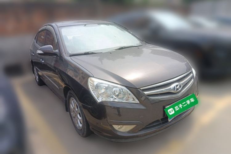 Used Hyundai Celesta 2010 1.6L AT GLS Front Right 45 Deg