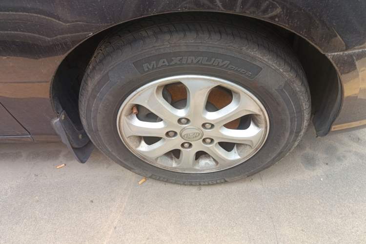 Used Hyundai Celesta 2010 1.6L AT GLS Right Front Wheel Hub