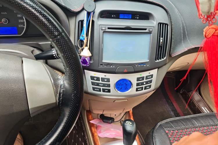 Used Hyundai Celesta 2010 1.6L AT GLS Audio And AC Panel