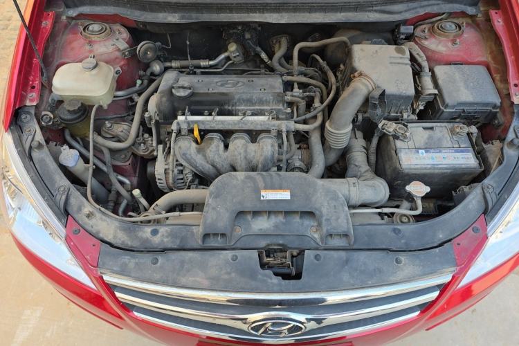 Used Hyundai Celesta 2010 1.6L MT GLS Engine Bay