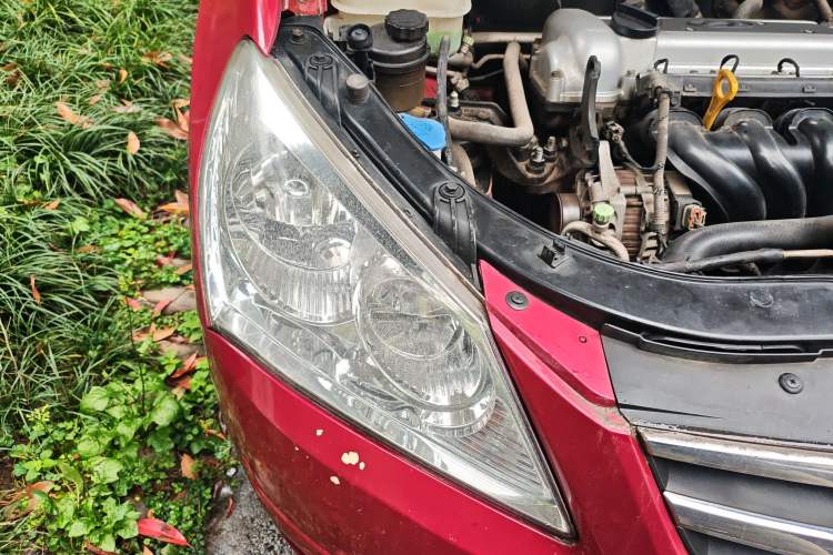 Used Hyundai Celesta 2010 1.6L AT GLS Engine Bay Right