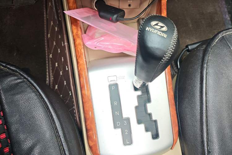 Used Hyundai Celesta 2010 1.6L AT GLS Gear Lever