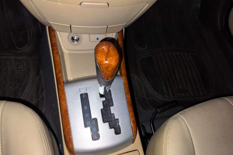 Used Hyundai Celesta 2010 1.6L AT GLS Gear Lever