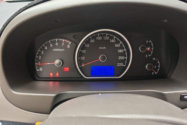 Used Hyundai Celesta 2010 1.6L AT GLS Instrument Cluster