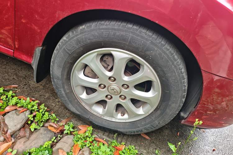 Used Hyundai Celesta 2010 1.6L AT GLS Right Front Wheel Hub